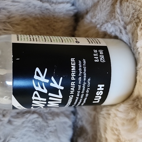 Lush Super Milk Hair Conditioner Spray - Picture 4 of 5